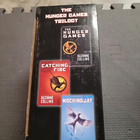 Hungar Games Box Set - Picture 2 of 2